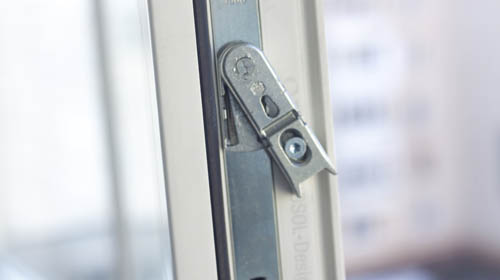 Ремонт фурнітури: механізм на торці віконної стулки
